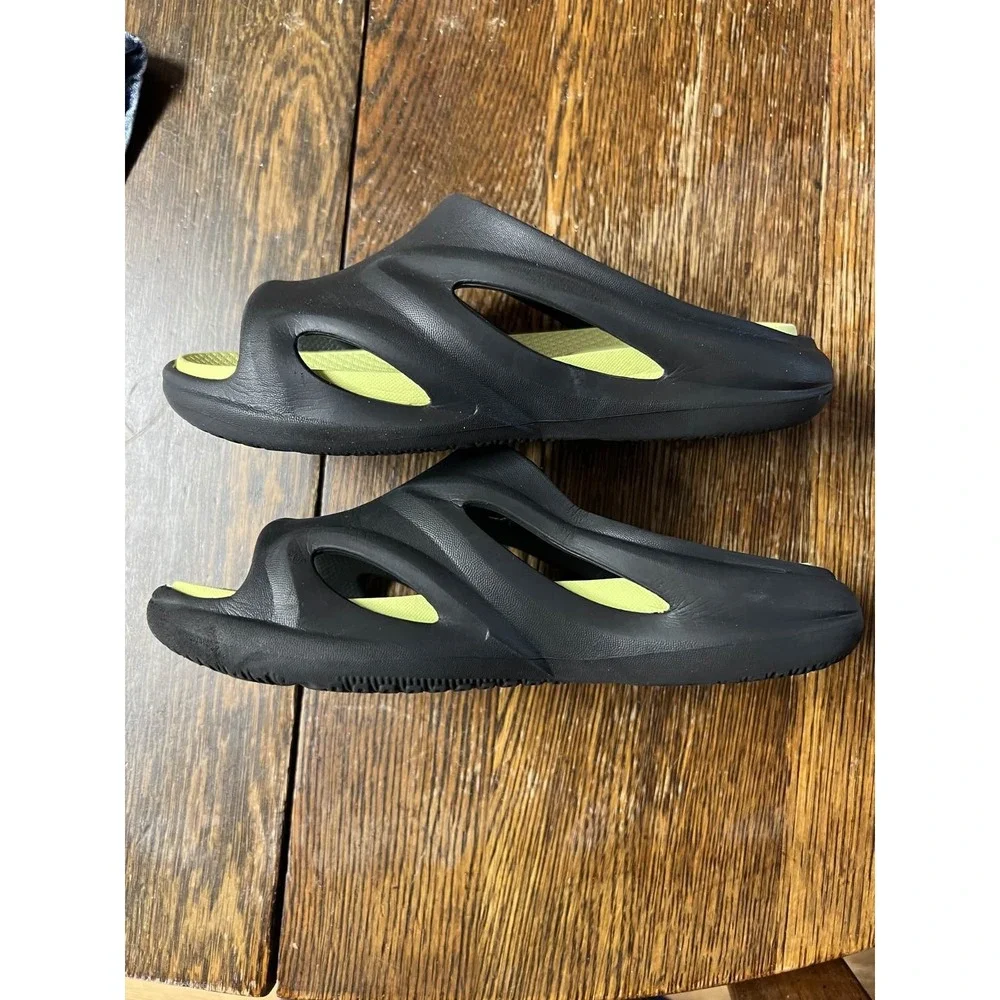 Wonder Nation Kids Black Neon Green Comfort Slides Sandals Size 13/1